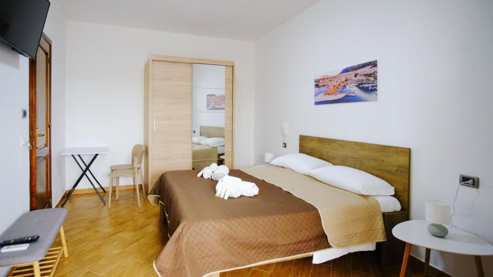 Sofia Rooms カステッランマーレ・デル・ゴルフォ エクステリア 写真