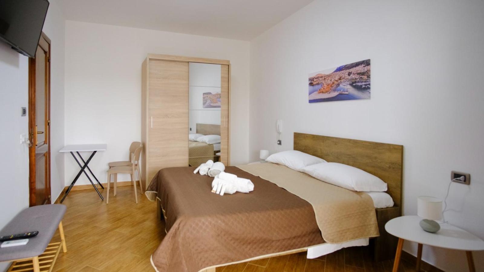 Sofia Rooms カステッランマーレ・デル・ゴルフォ エクステリア 写真